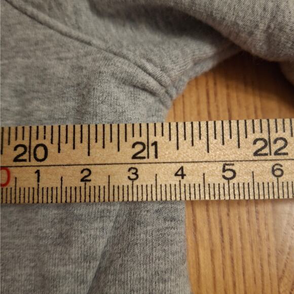 Athleta Gray Long Sleeve Top with Thumb Holes - Large - Picture 5 of 7